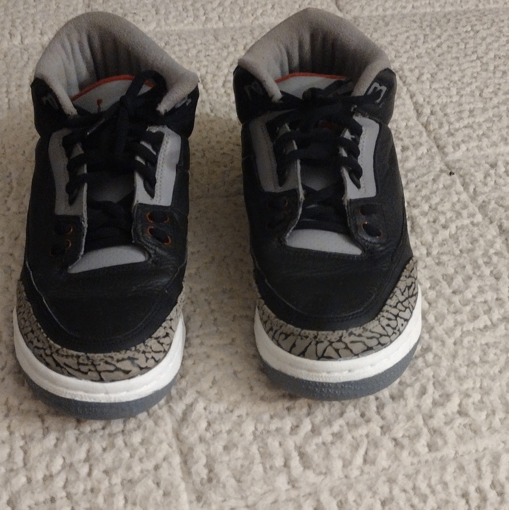 Pre owned youth Jordan 3 black cement